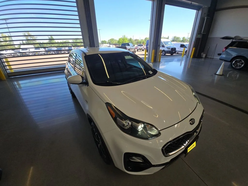 Used 2021 White Kia LX image 30