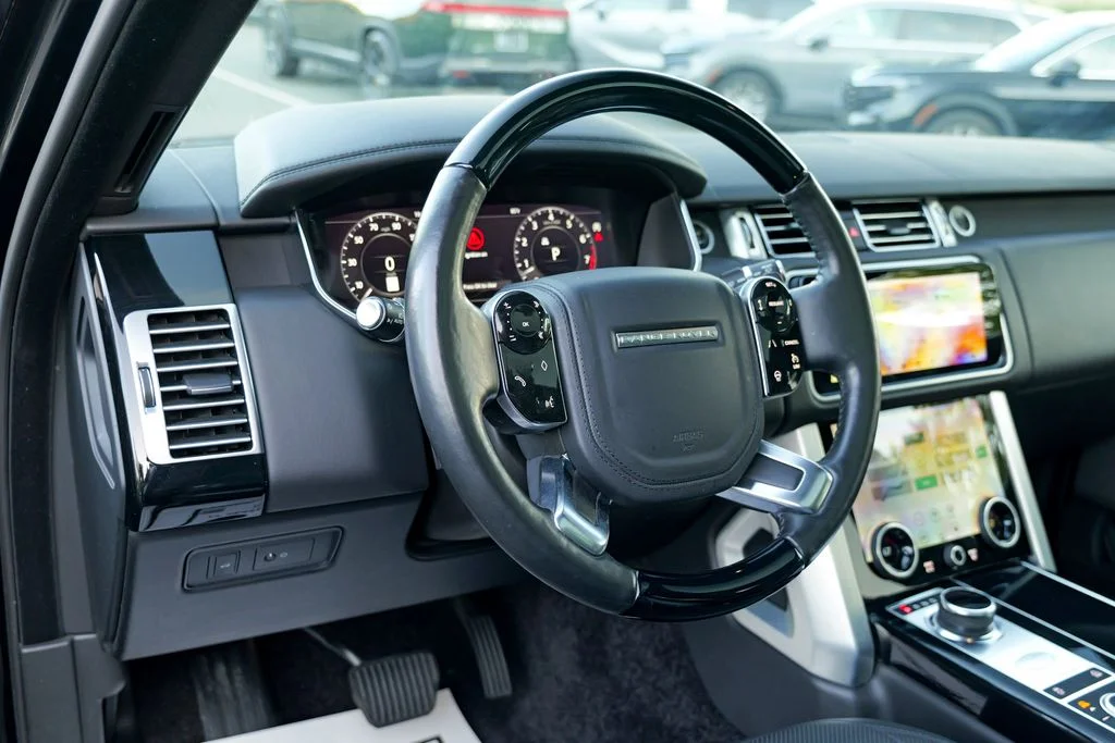 Used 2020 Santorini Black Metallic Land Rover HSE image 21