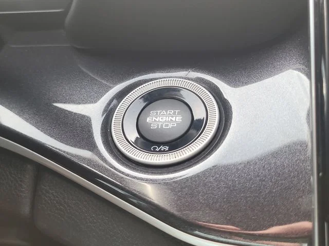 Used 2021 Black Jeep Altitude image 30