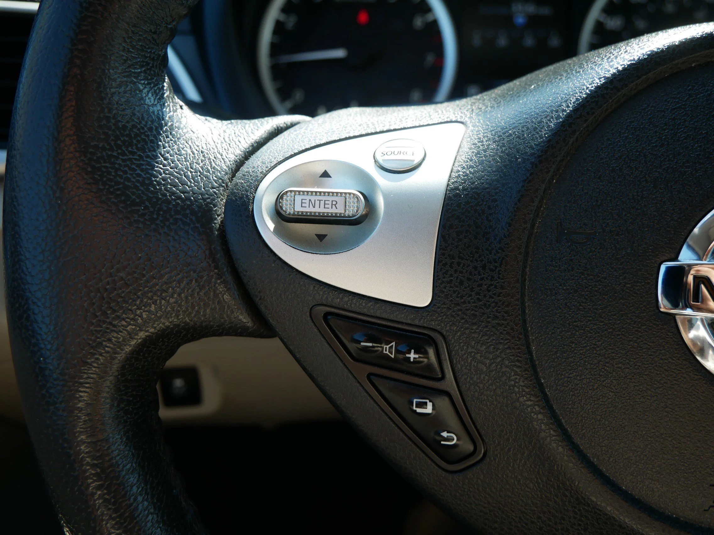 Used 2016 Deep Blue Pearl Nissan SV image 28