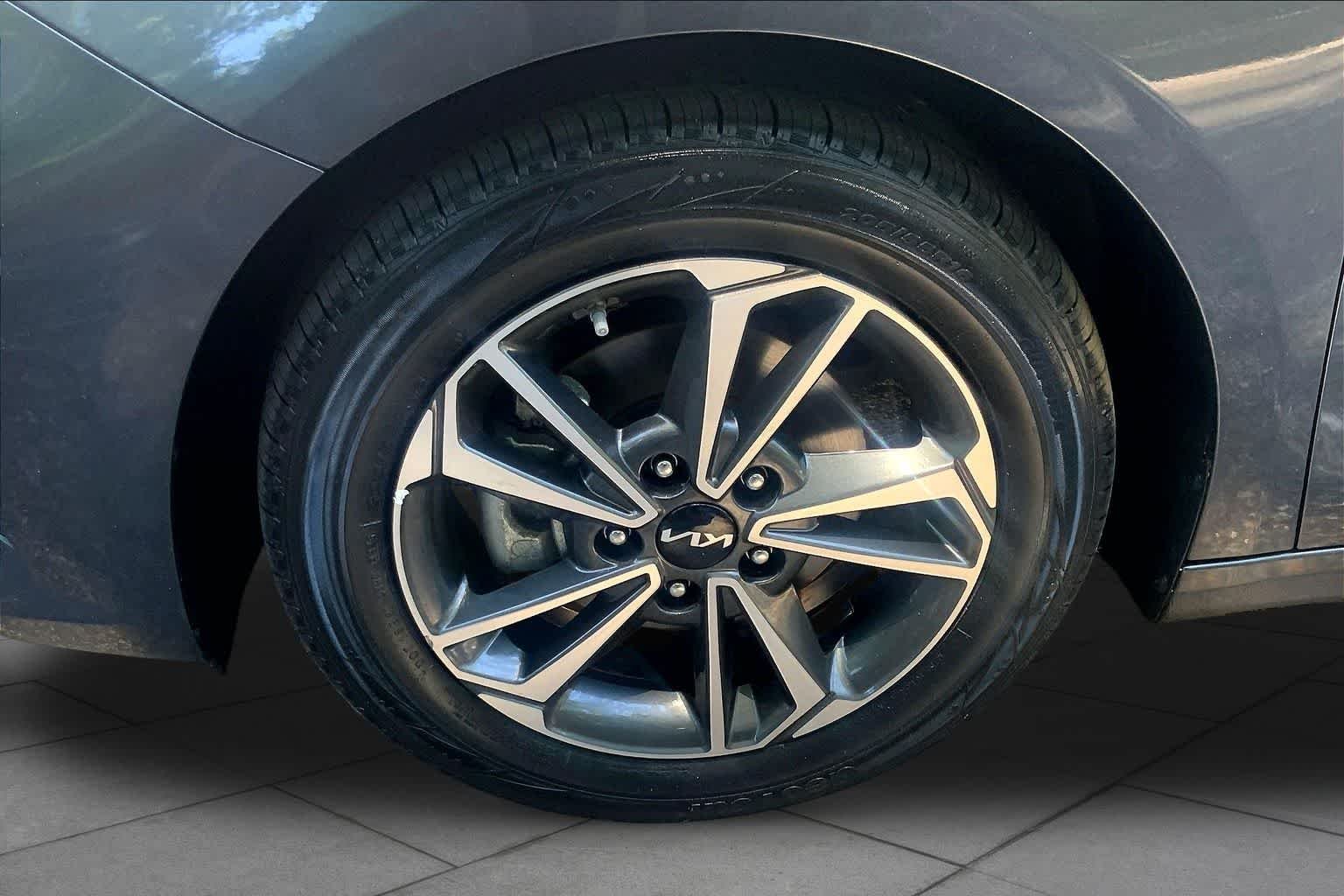 Certified Used 2024 Gravity Gray Kia LXS image 10