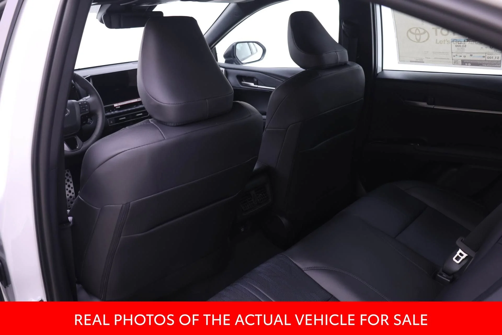 New 2026 Wind Chill Pearl with Midnight Black Metallic roof <sup>1</sup> Toyota  XSE image 11