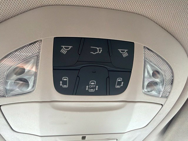 Used 2024 Black Chrysler Touring L image 14