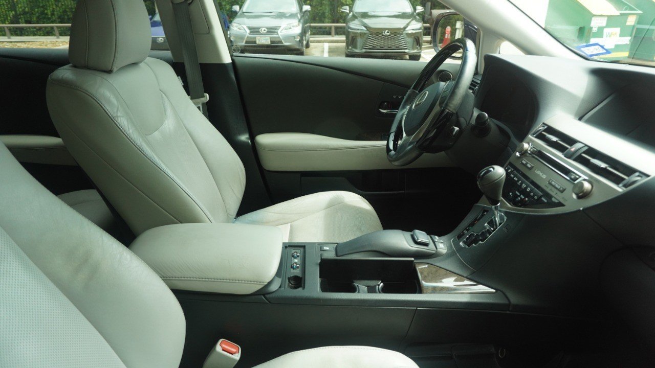 Used 2015 Blue Lexus  image 9