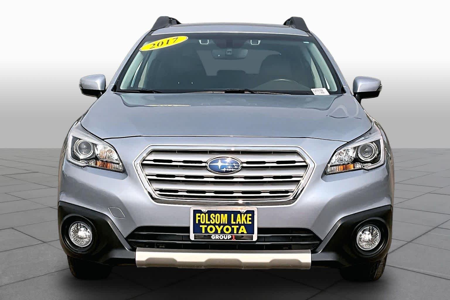 Used 2017 Ice Silver Metallic Subaru Limited image 3