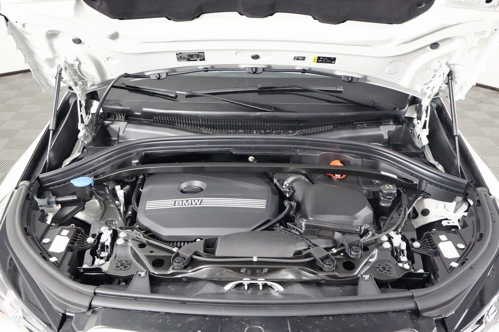 New 2026 Alpine White BMW xDrive28i image 9