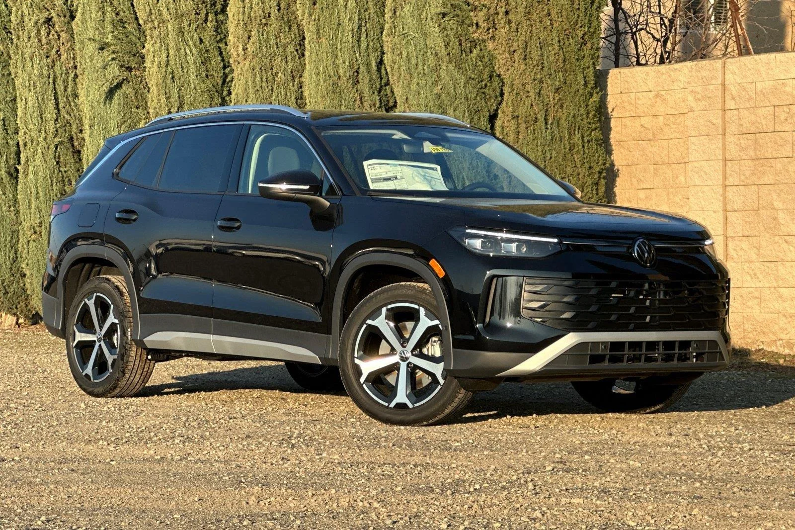 New 2026 Deep Black Pearl Volkswagen SE image 1