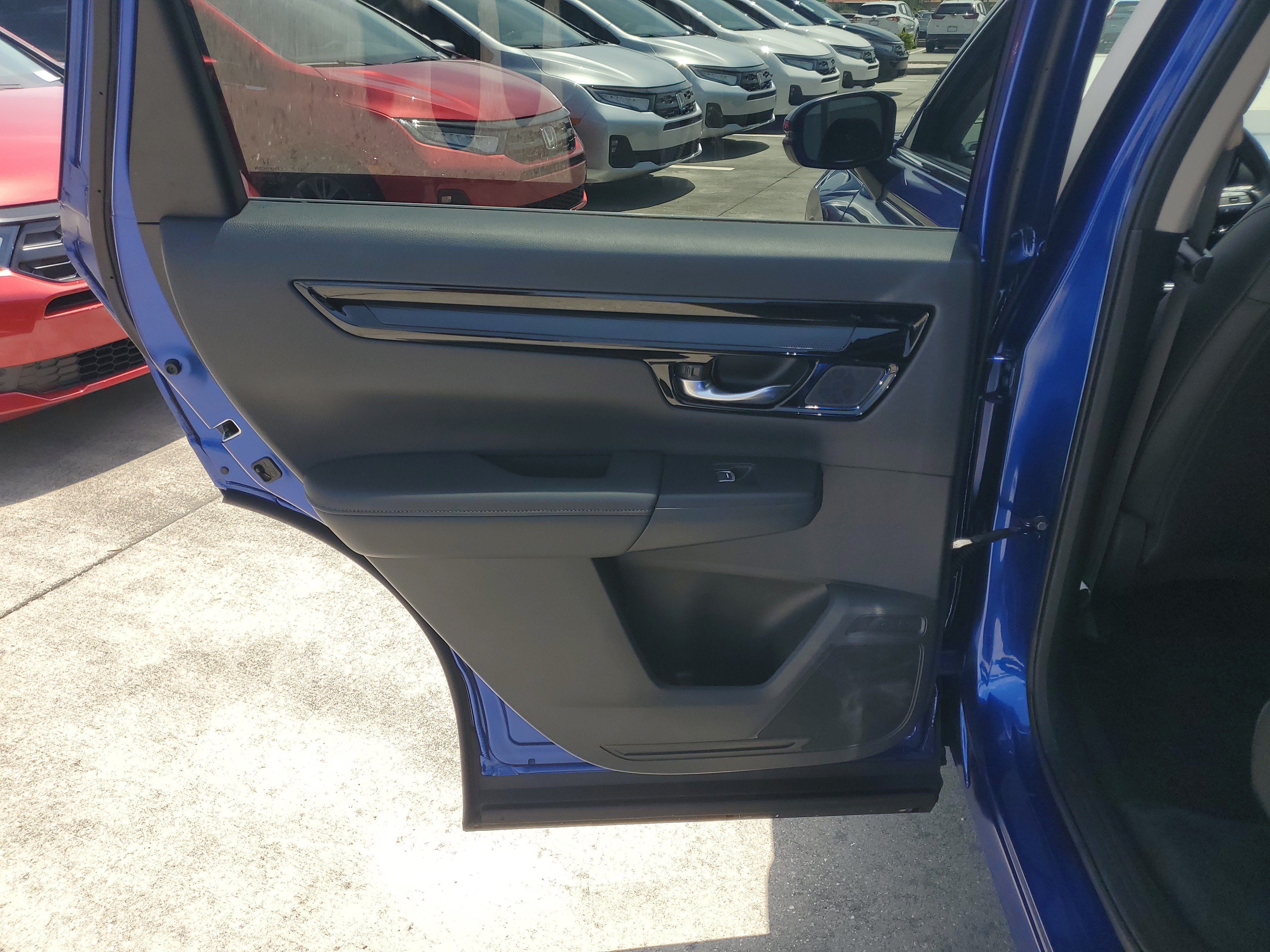 Used 2024 Sparkle Silver Honda EX-L image 12