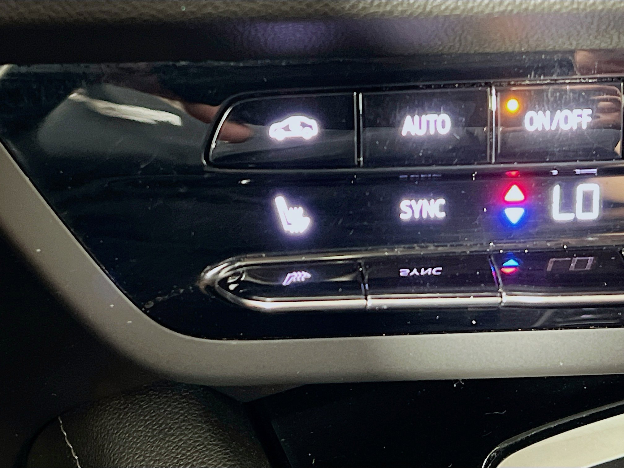 2021 Buick Envision Essence - Photo 21