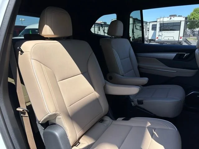 New 2026 Summit White Buick Preferred image 37