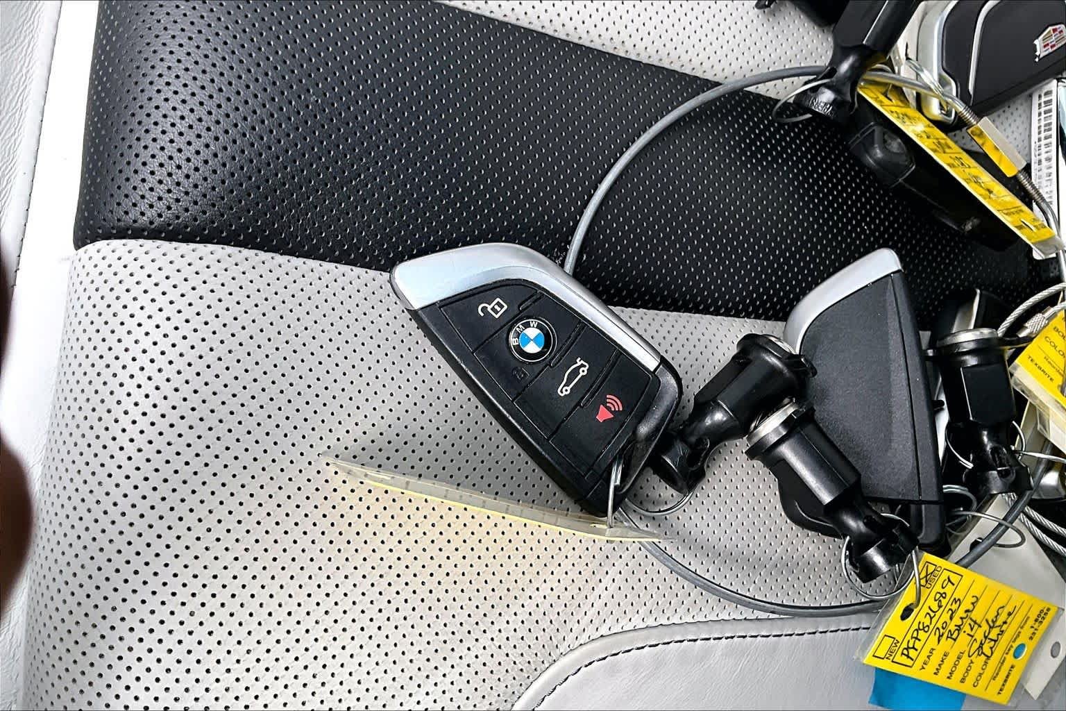 Used 2022 Marina Bay Blue Metallic BMW  image 14