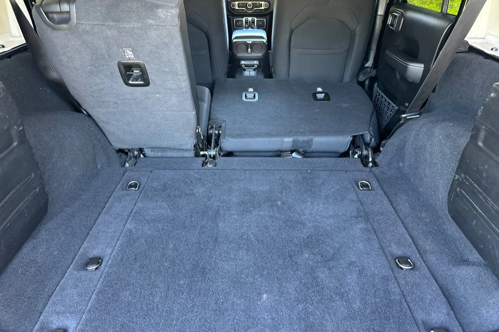 2020 Jeep Wrangler Unlimited Sahara - Photo 12
