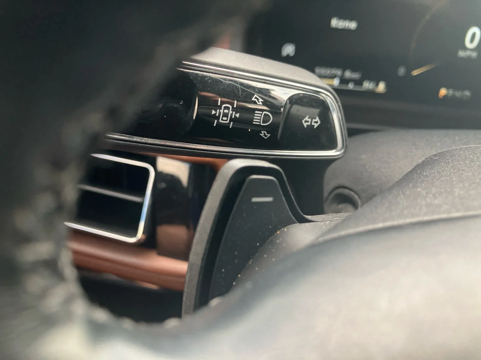Used 2020 Infinite Black Metallic Lincoln Reserve image 19