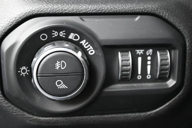 Used 2021 Blue Jeep Mojave image 16