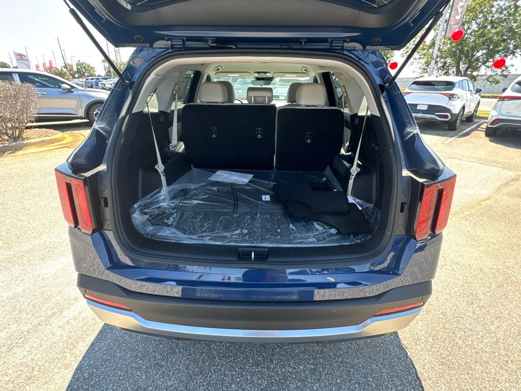 2025 Kia Sorento S - Photo 18