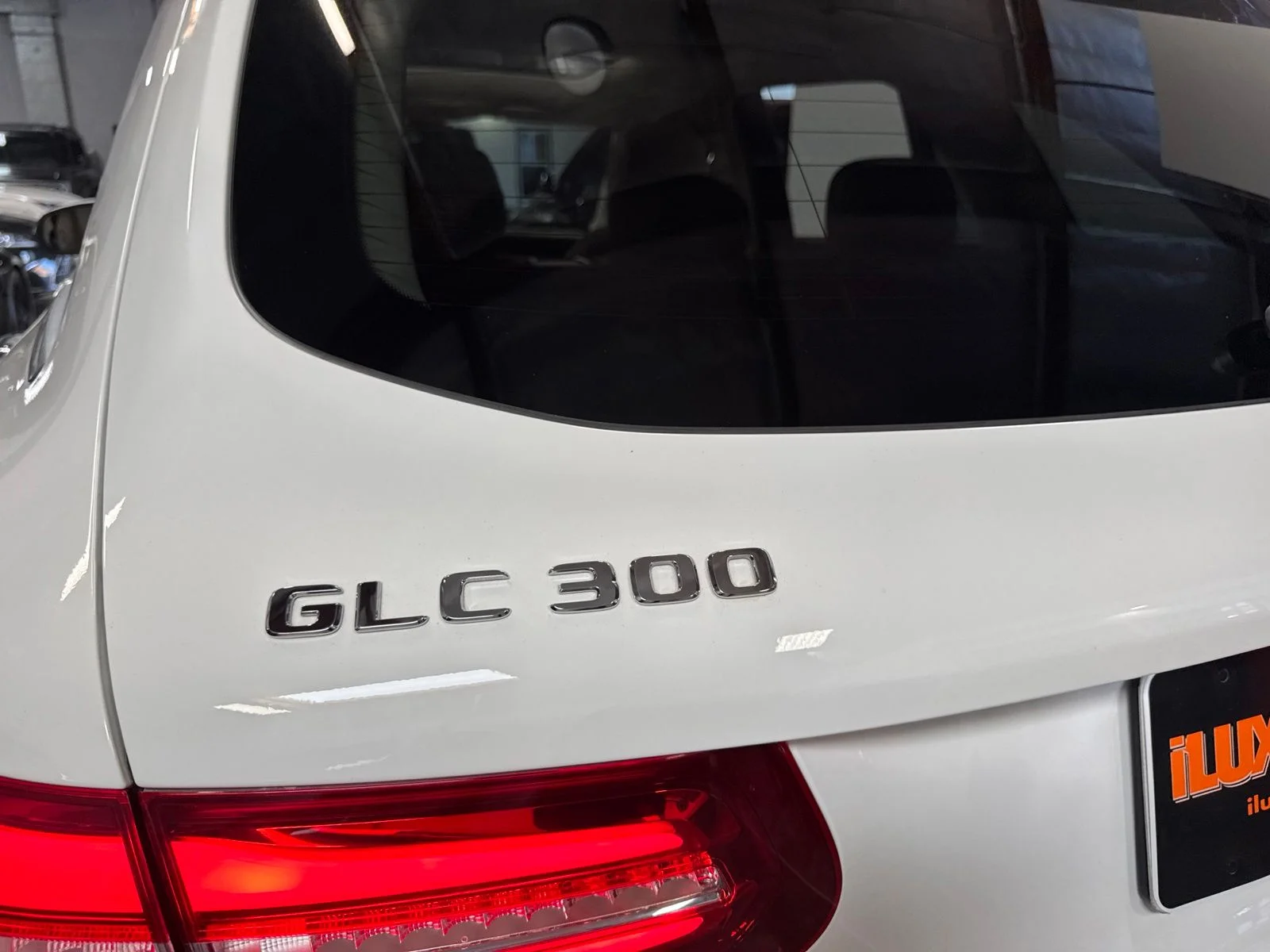 Used 2019 White Mercedes-Benz GLC 300 image 17