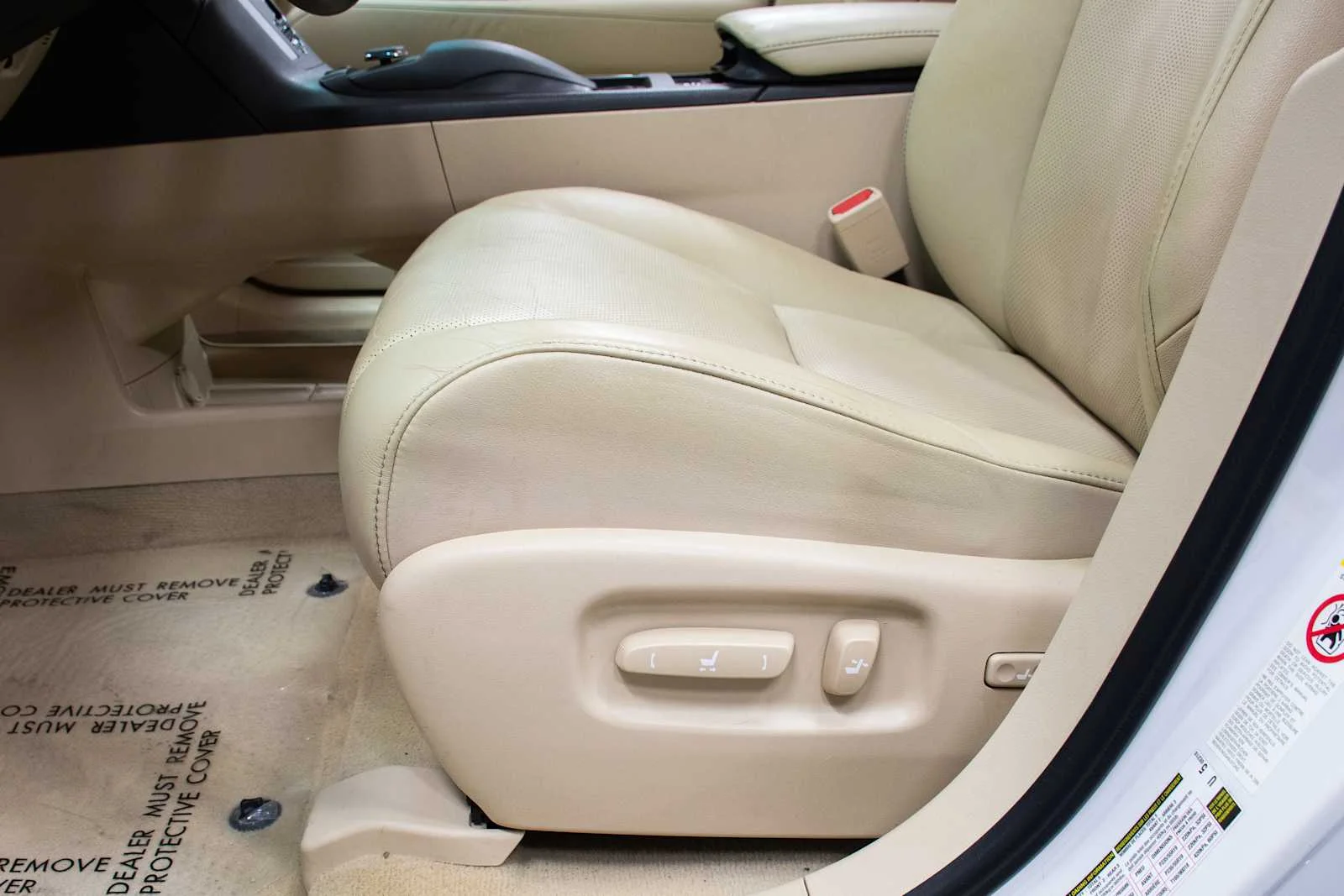 Used 2015 Starfire Pearl Lexus  image 14
