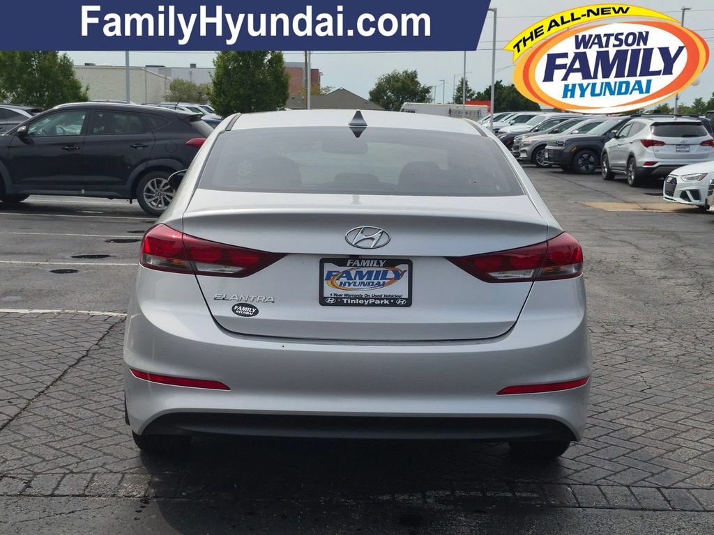 Used 2018 Silver Hyundai Value Edition image 4