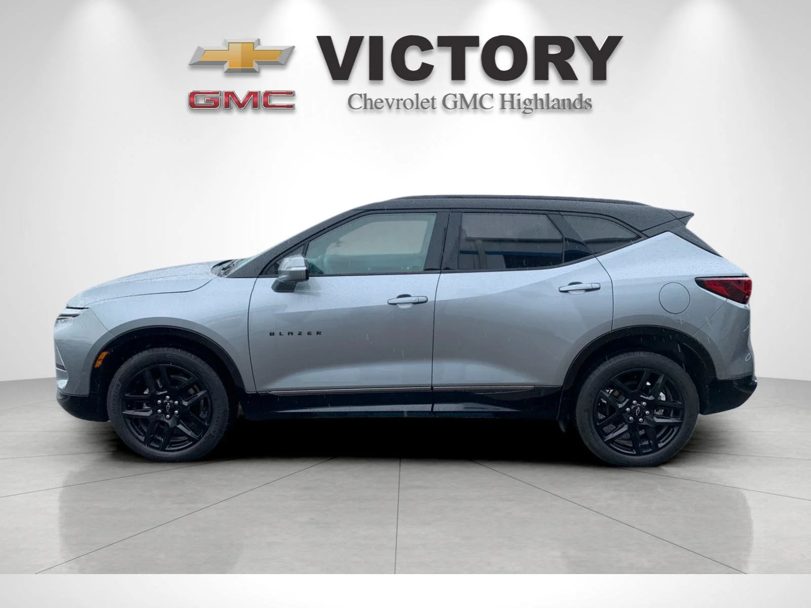 Used 2025 Sterling Gray Metallic Chevrolet RS image 6