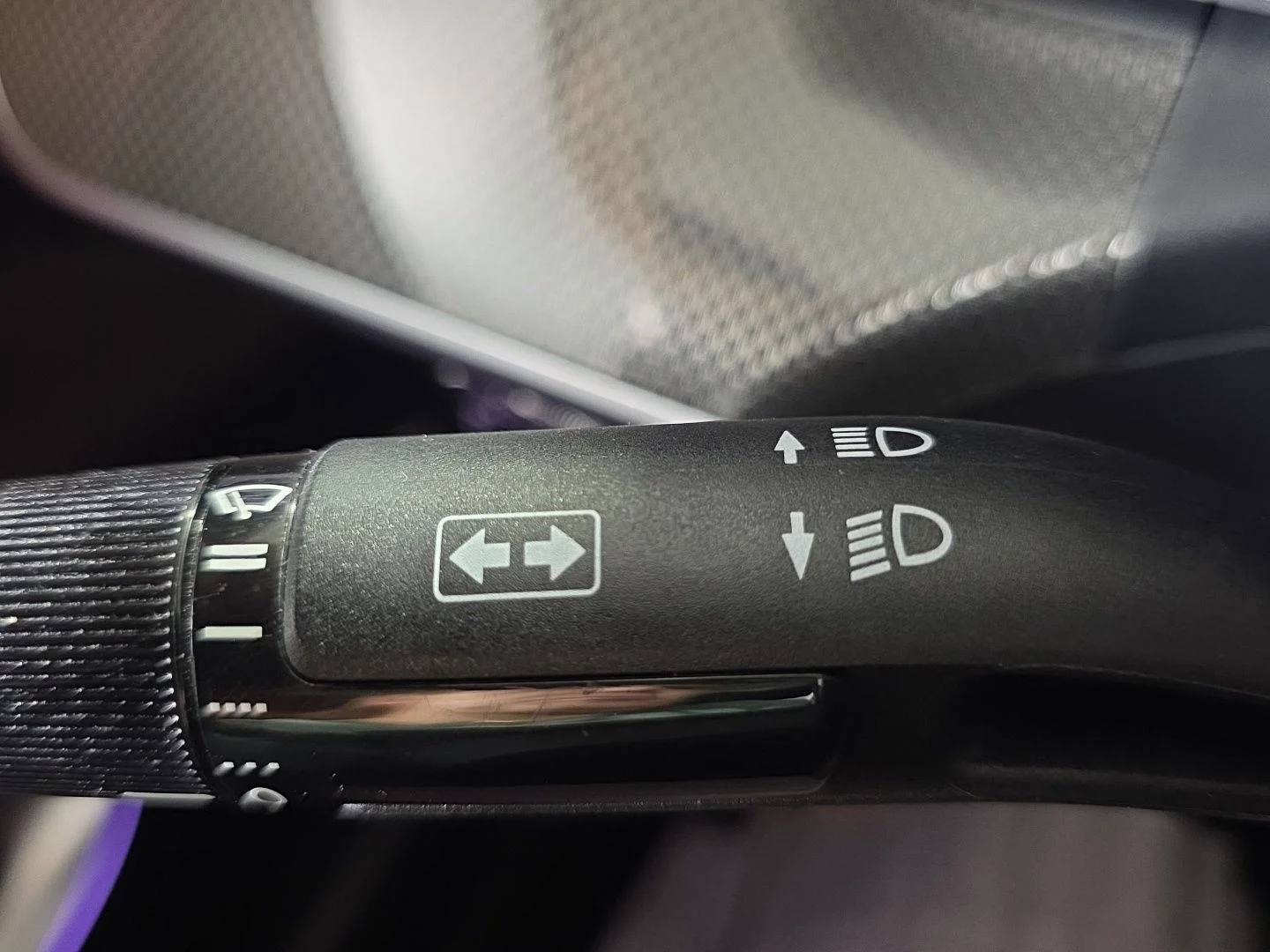 Used 2023 Polar White Mercedes-Benz C 300 image 26