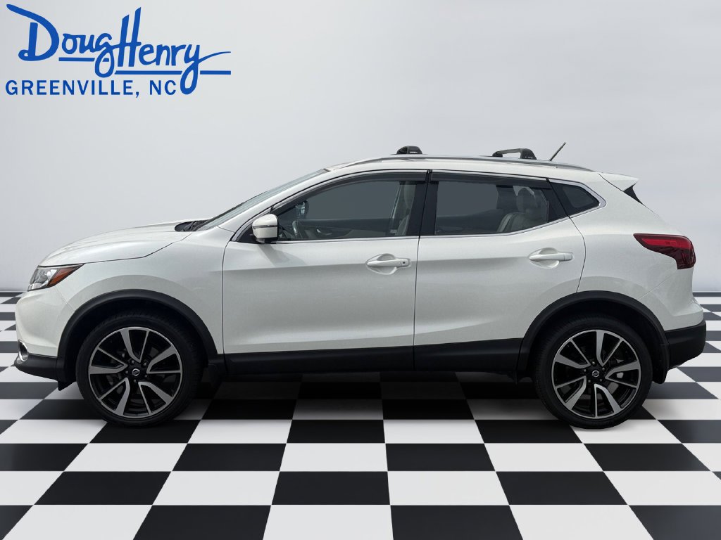 Used 2018 White Nissan SL image 2