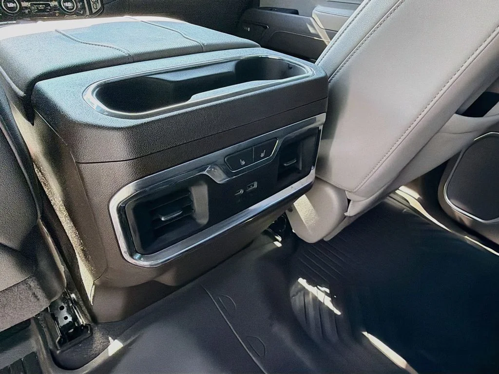 Used 2025 White Chevrolet LTZ image 28