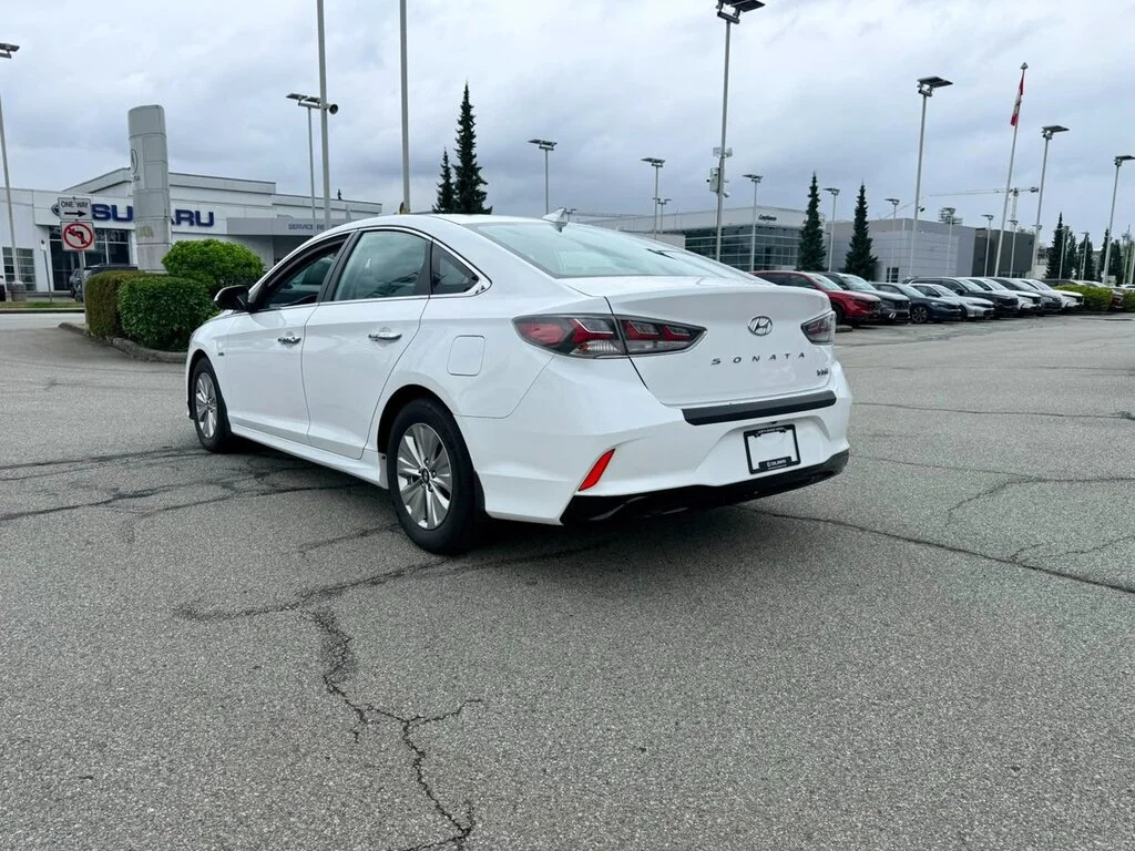 Used 2019 Hyper White Hyundai Hybrid Preferred Dilawri Certified   Local BC   Cl image 3