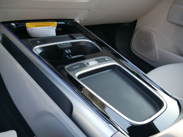 New 2026 Polar White Mercedes-Benz GLB 250 image 16