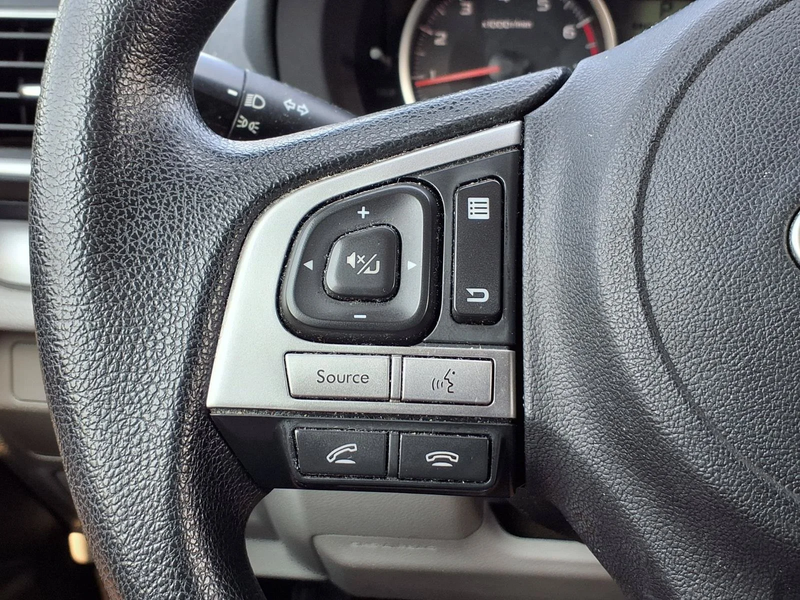 Used 2018 Jasmine Green Metallic Subaru Premium image 16