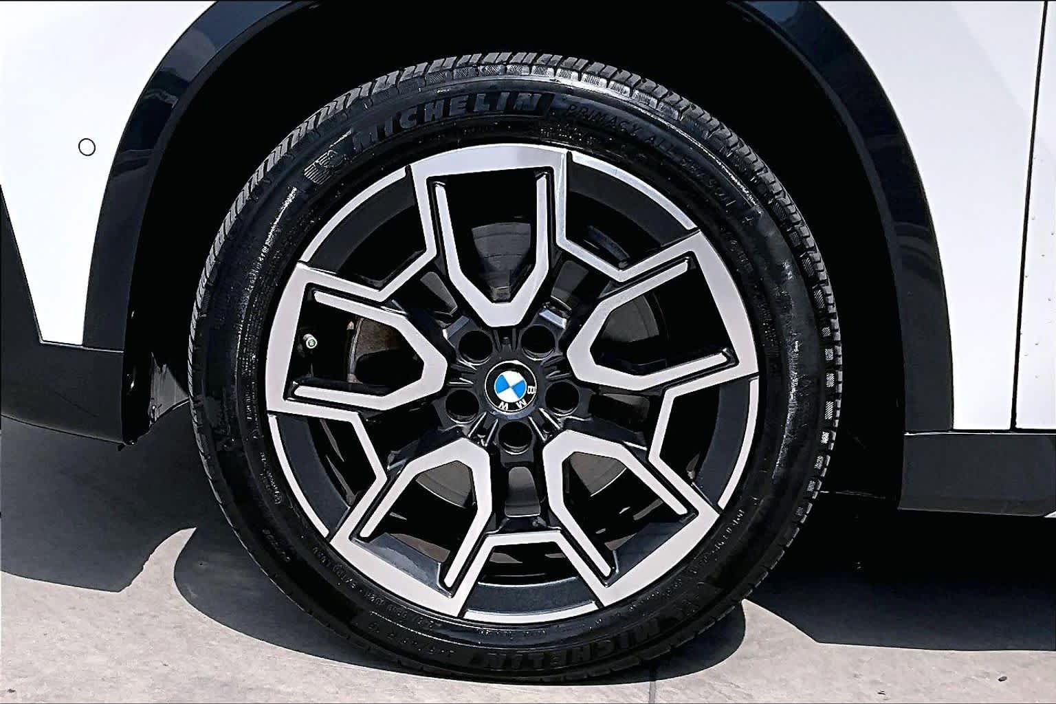 Used 2023 Alpine White BMW xDrive28i image 11