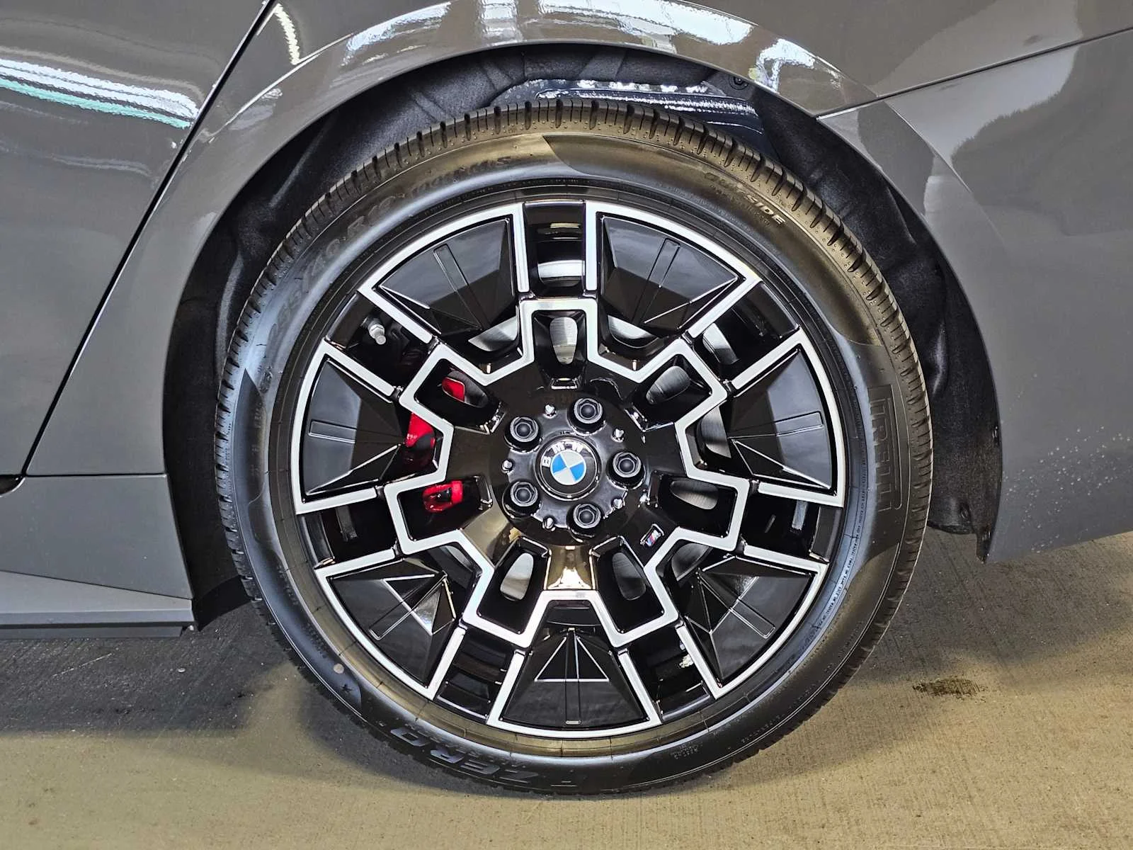 New 2026 Dravit Grey Metallic BMW xDrive40 image 8