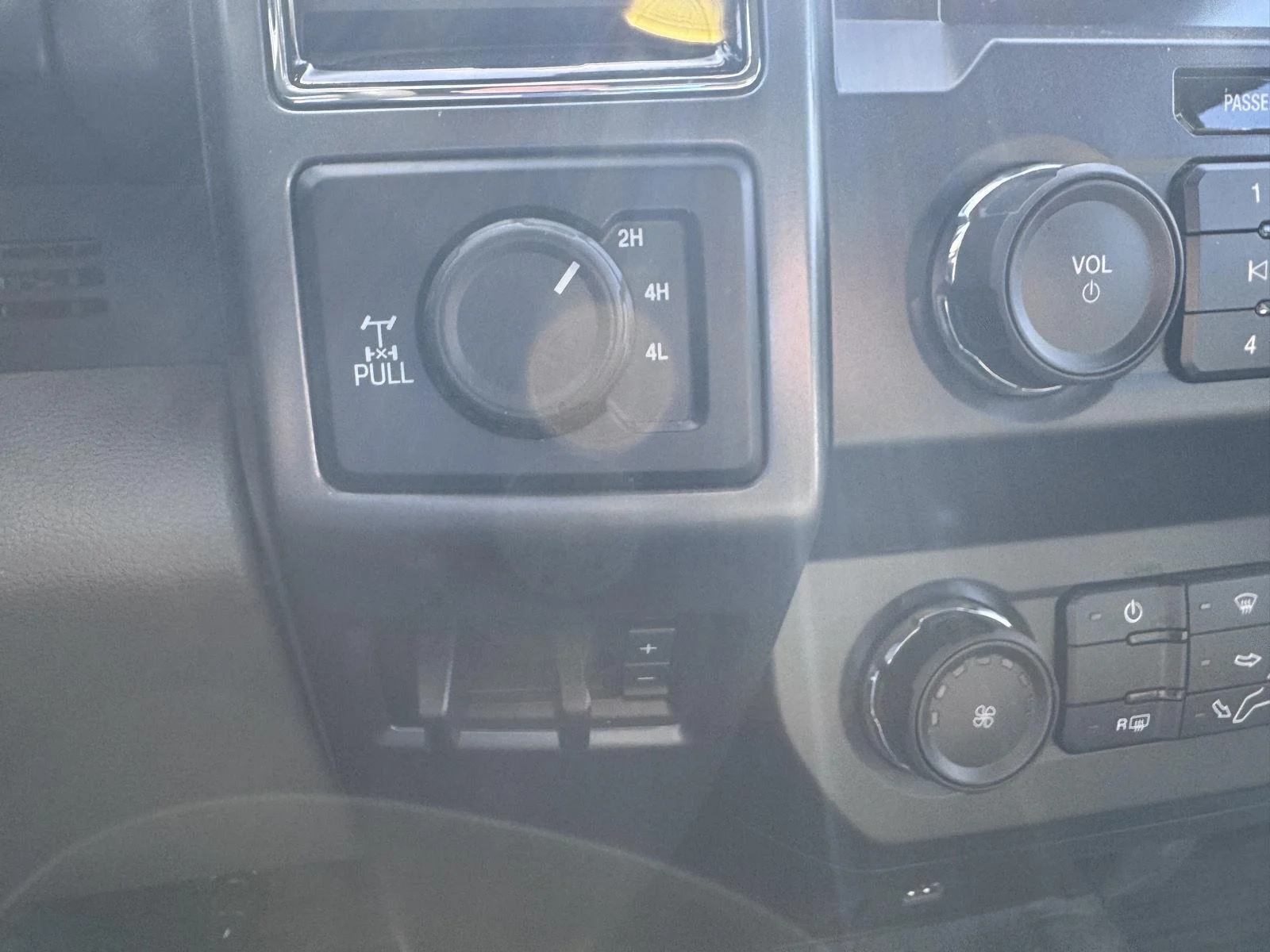 Used 2021 Oxford White Ford XLT image 14