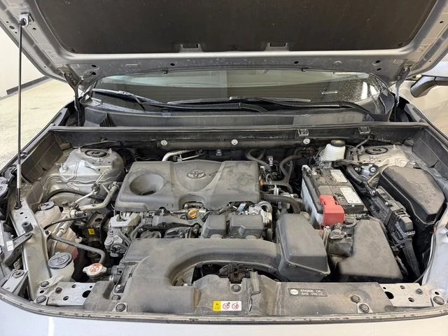 Used 2025 Silver Toyota XLE image 24