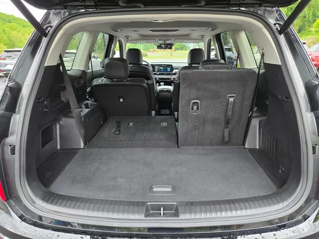 Used 2025 Black Kia S image 18