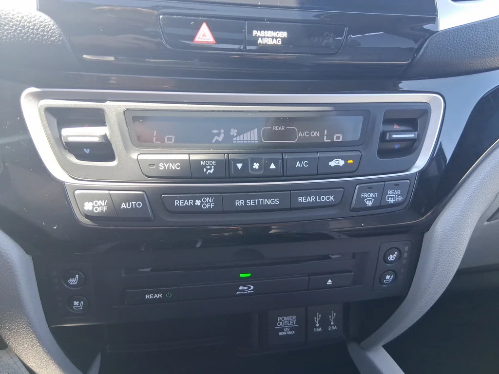 Used 2016 Blue Honda Elite image 20