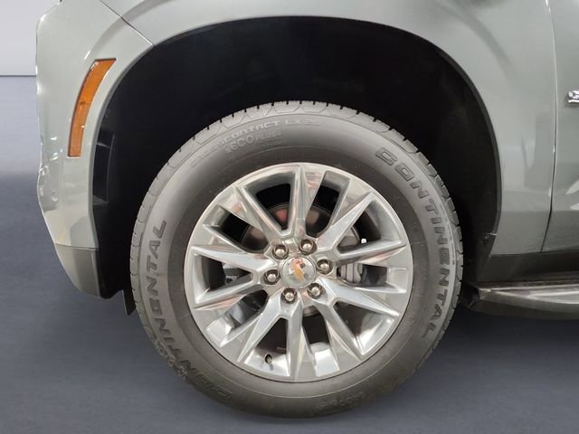 2026 Chevrolet Suburban Premier - Photo 14