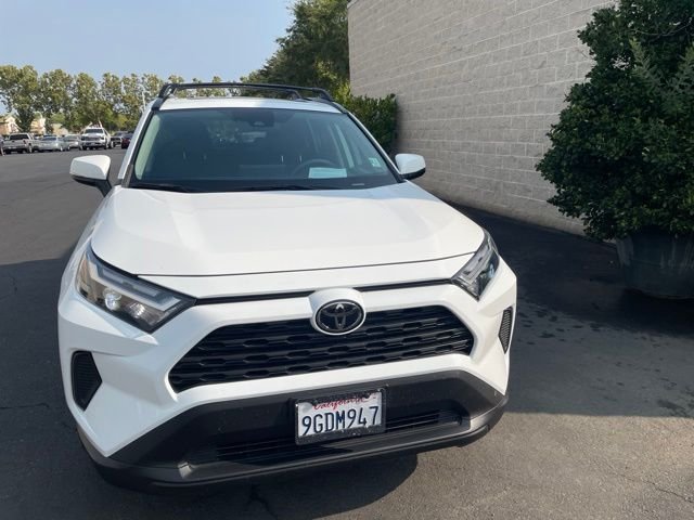Used 2023  Toyota XLE image 2