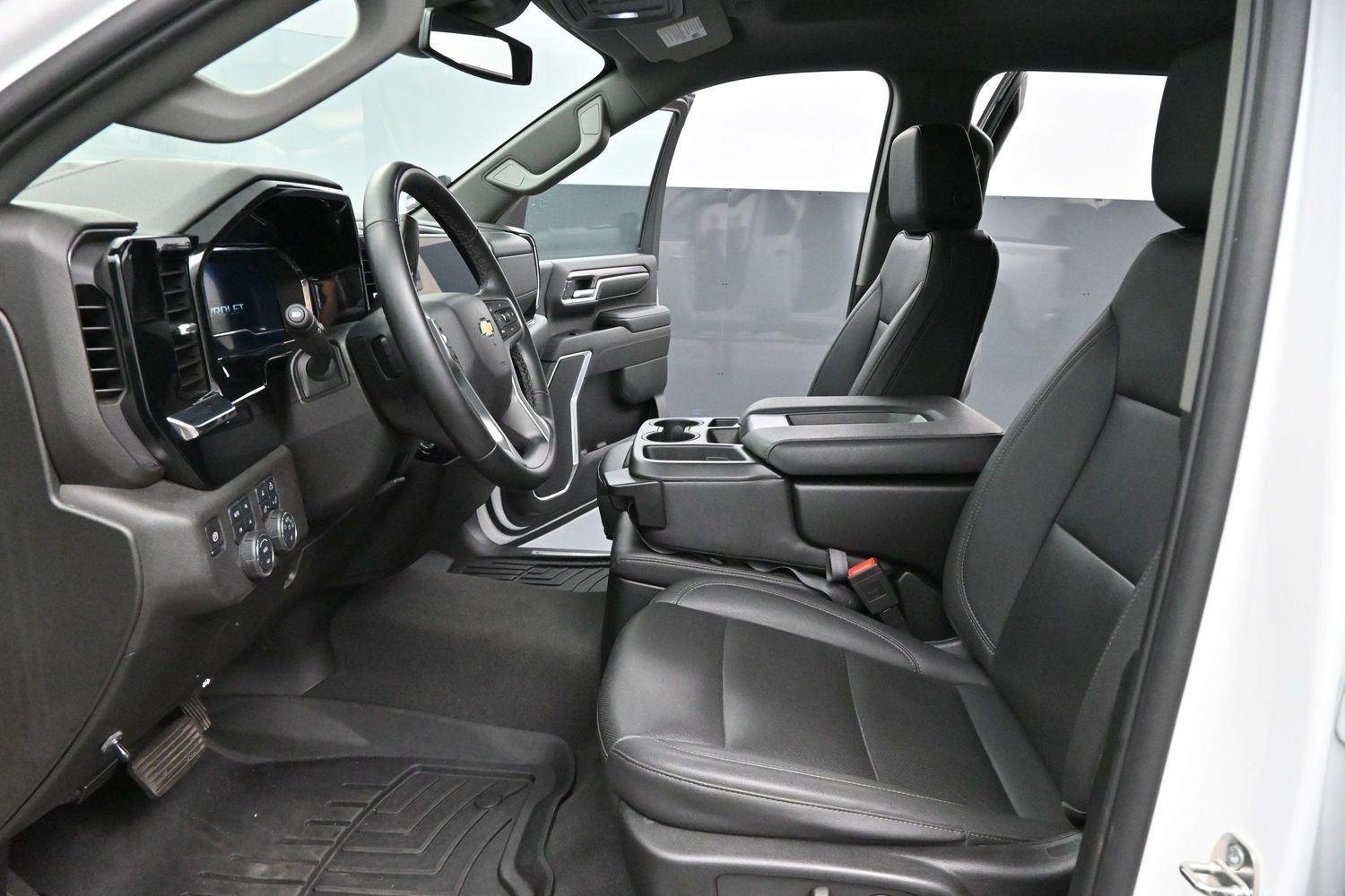 Used 2024 Summit White Chevrolet LTZ image 12