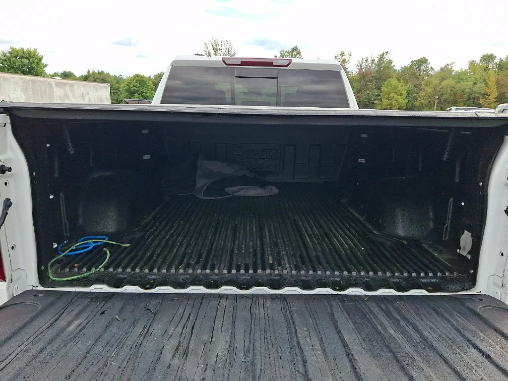 Used 2024 Summit White Chevrolet RST image 31