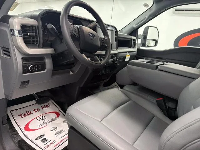 New 2027 Oxford White Ford F-350® XL image 28