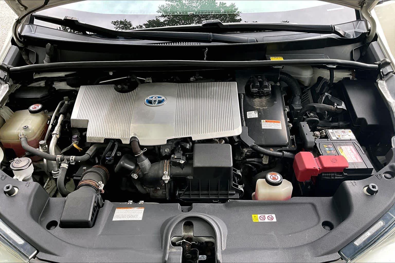 Used 2017 Blizzard Pearl Toyota Two image 32