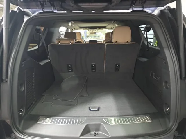 Used 2024 Dark Ash Metallic Chevrolet Premier image 17