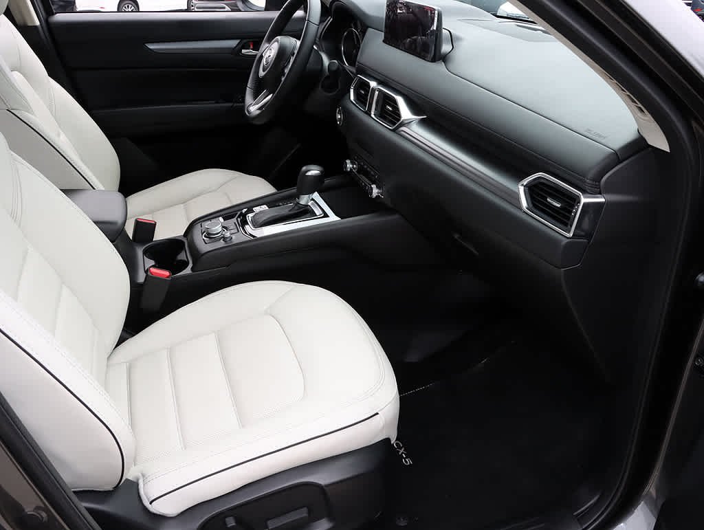 2025 Mazda CX-5 S Preferred package - Photo 32