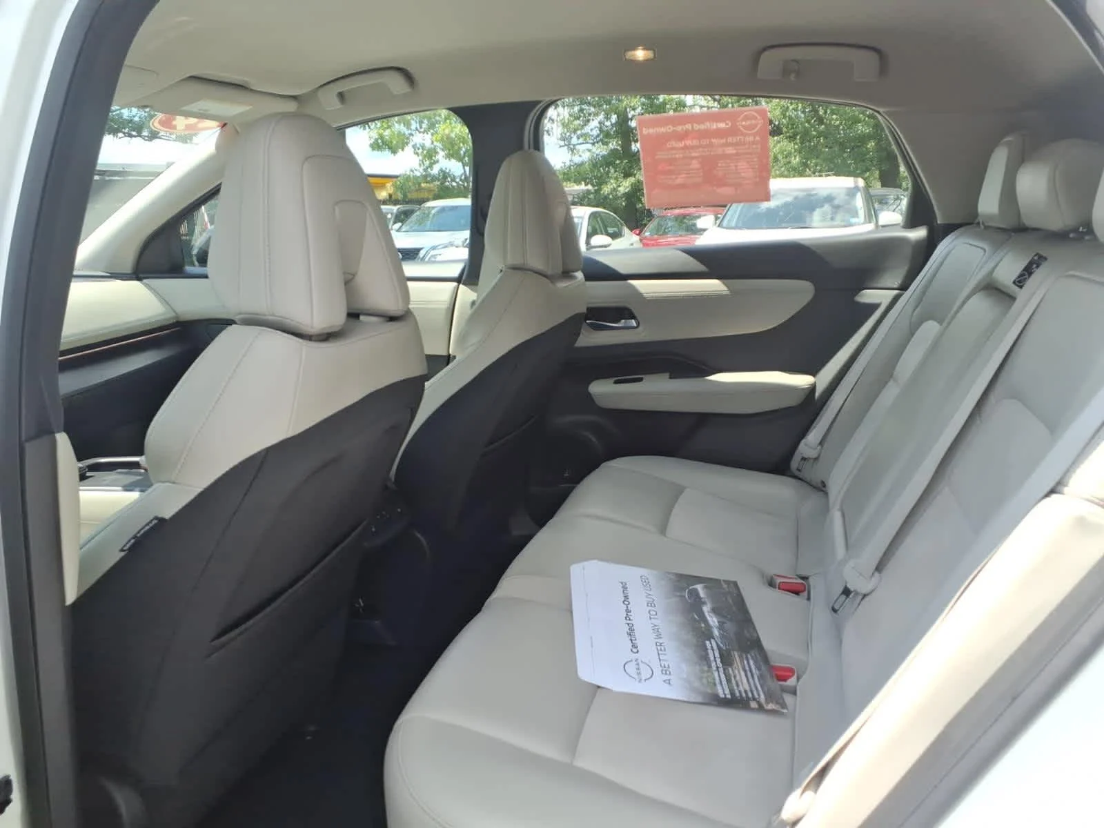 Certified Used 2024 Everest White Pearl Tricoat/Black Diamond Pearl Nissan ENGAGE+ image 12