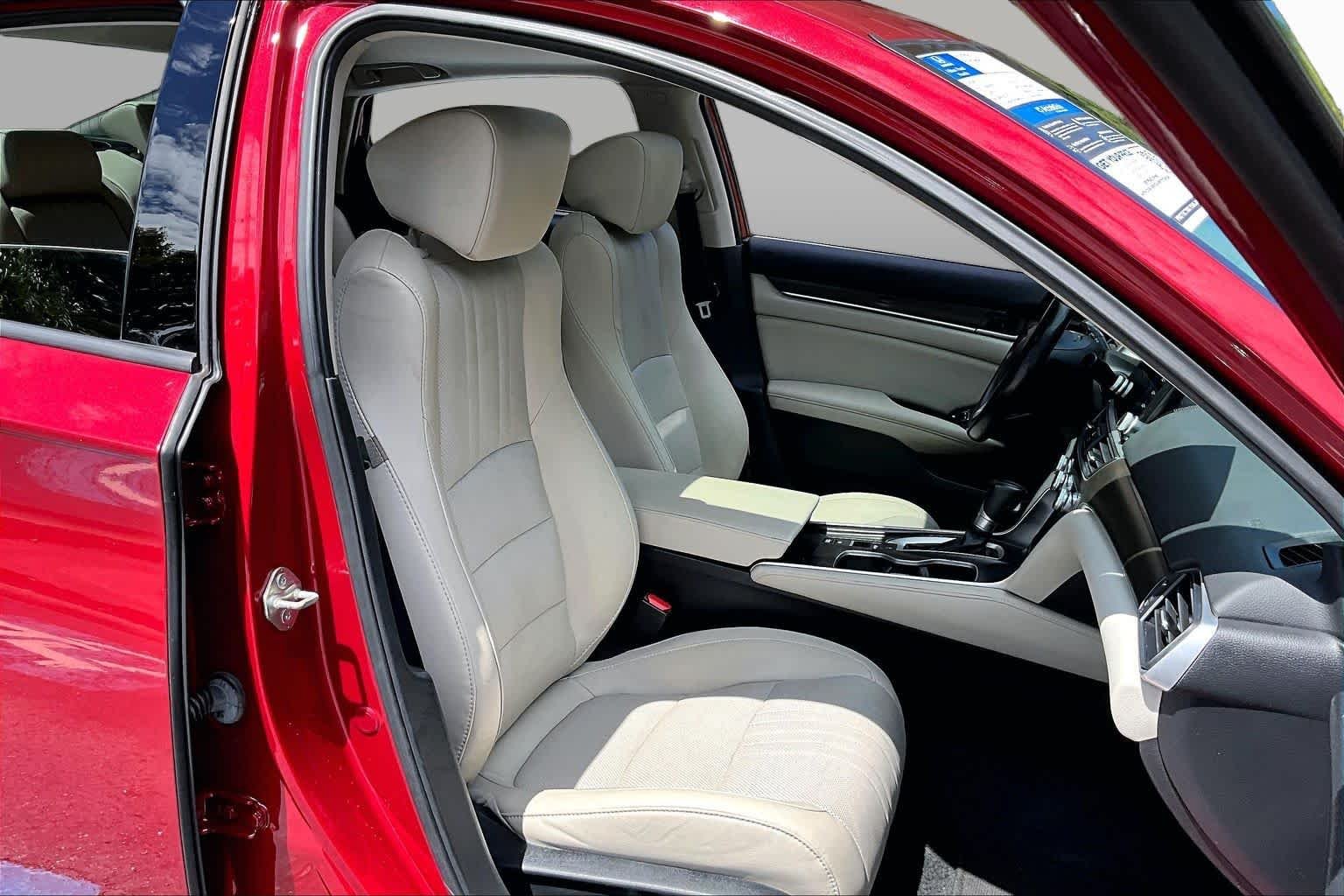 Used 2021 Radiant Red Metallic Honda EX-L image 9