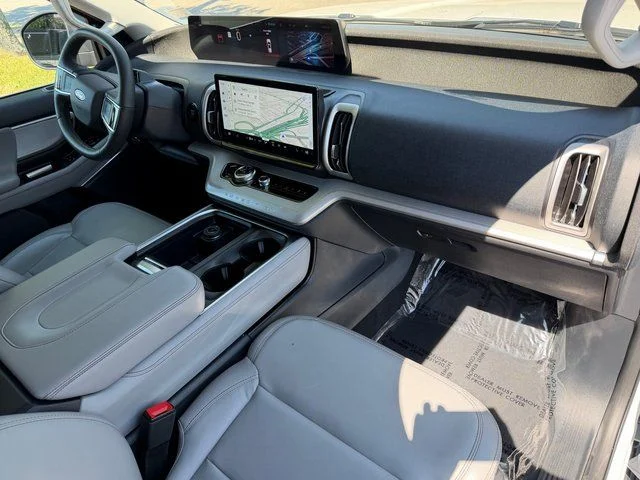 Used 2025 White Ford Active image 33