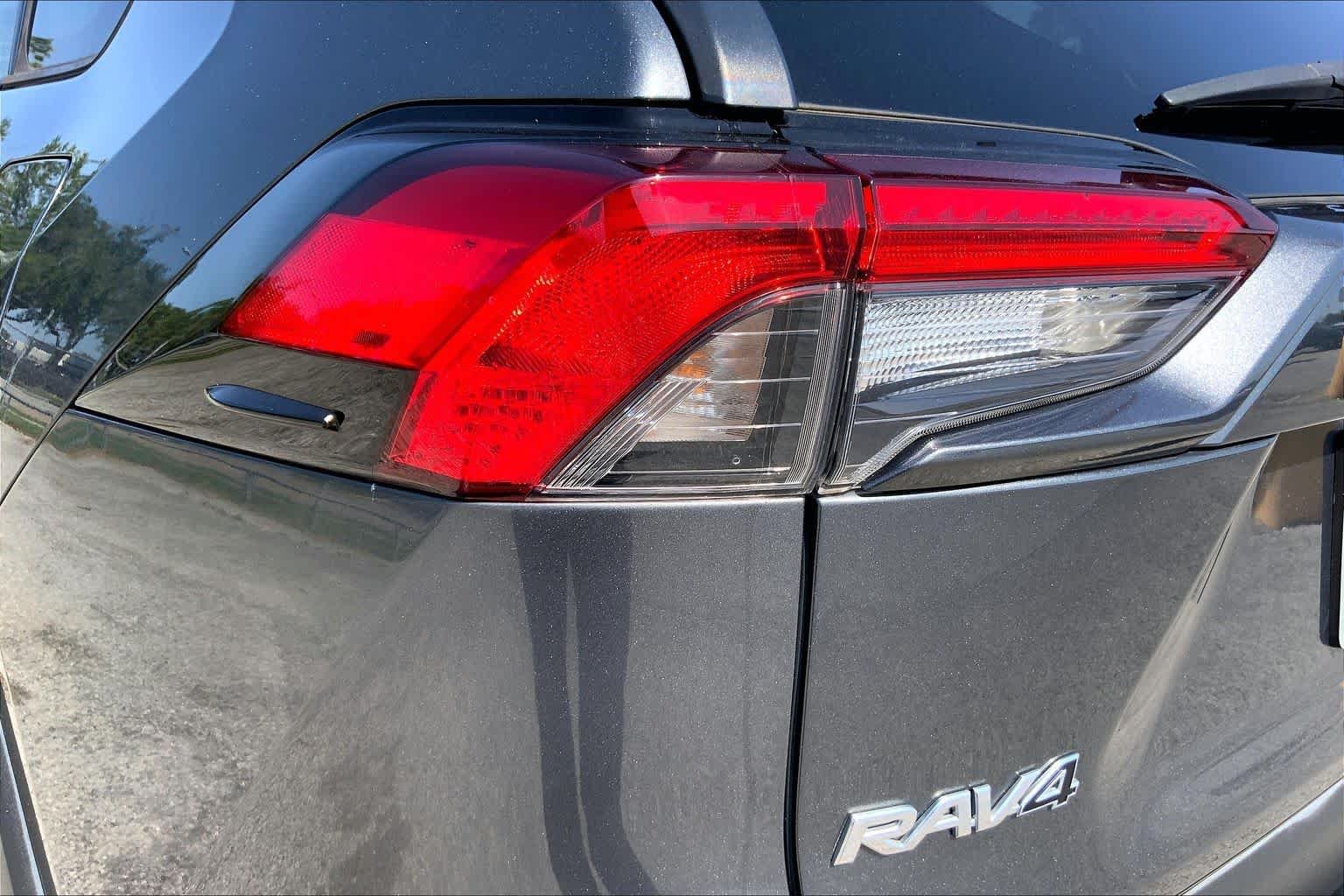 Used 2021 Magnetic Gray Metallic Toyota XLE Premium image 28
