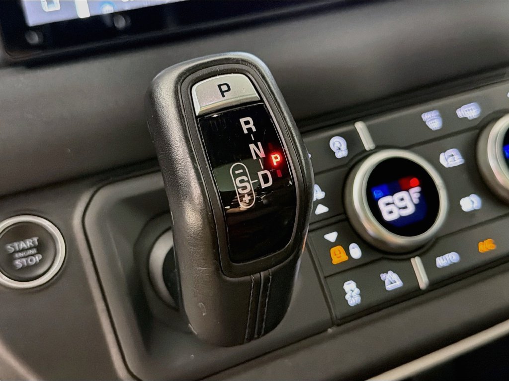 Used 2021 Blue Land Rover SE image 17