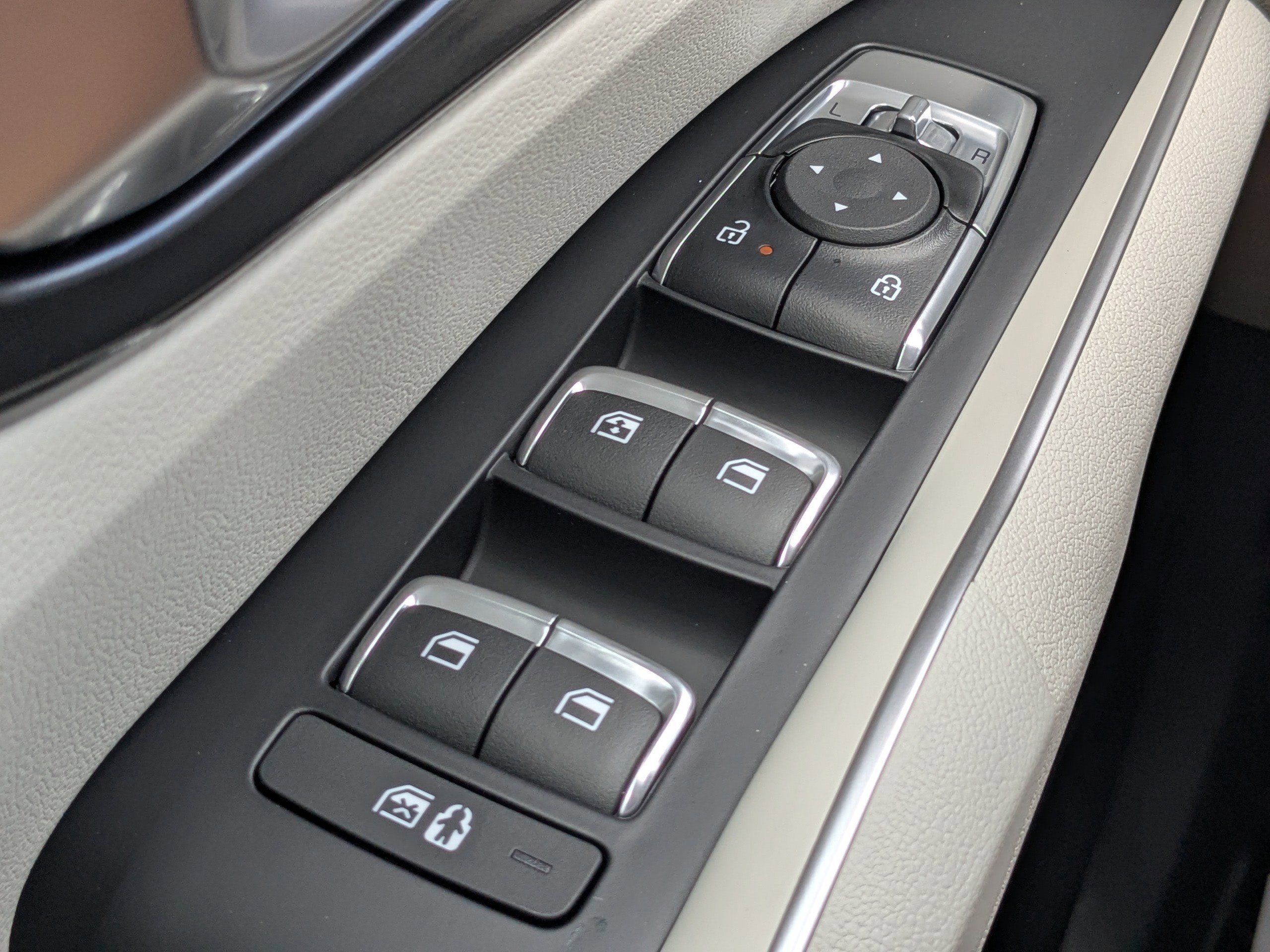 New 2026 Glacial White Pearl Kia S image 31