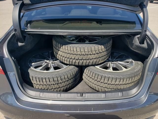 Used 2016 Gray Toyota XLE image 7